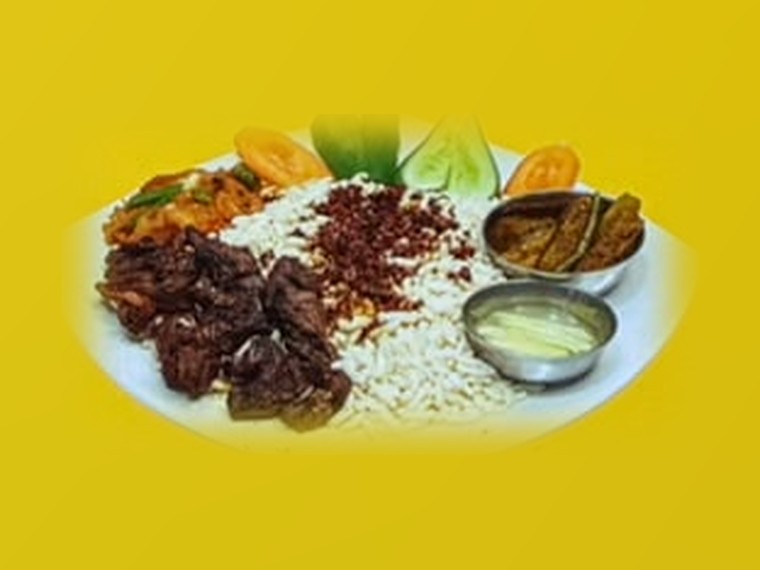 Kaja set with beaten rice and sides
