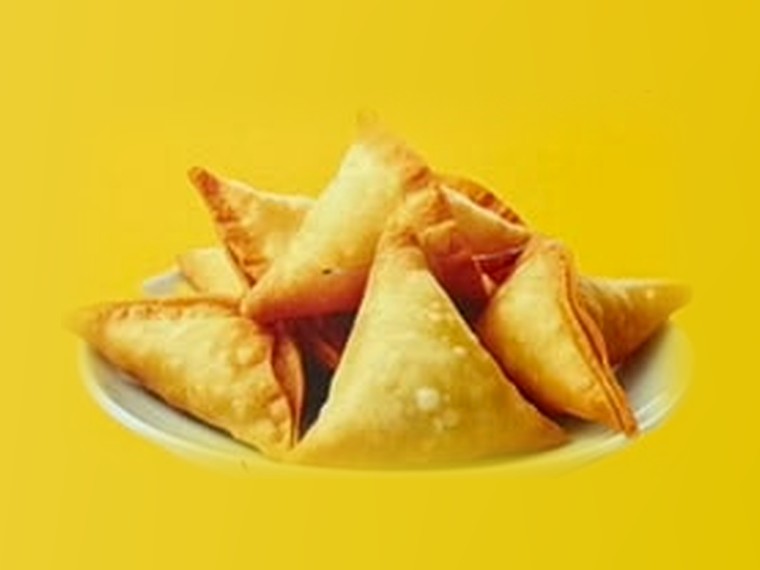 Golden fried samosa